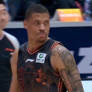 世界杯最佳球员-山东男篮有惊无险击败青岛，克里斯42分刷新个人新高，新外援低迷